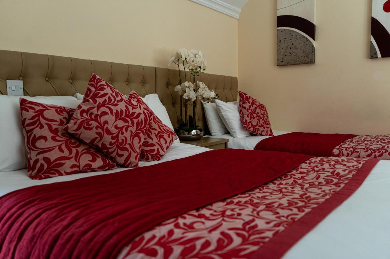 Brogans Bar & Hotel Трим Экстерьер фото